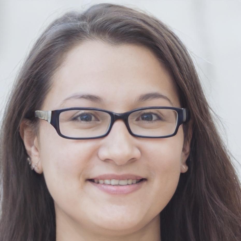 Retrato de cliente satisfecha con servicios de jardinería